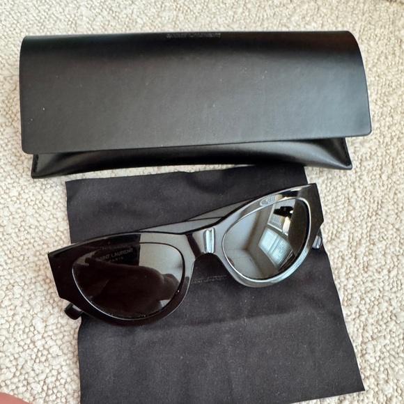 Saint Laurent SL M94
Black Sunglasses with Gold Accent YSL - Picture 12 of 15